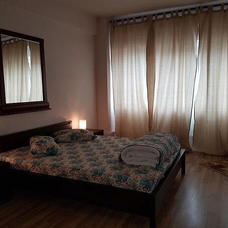 Vogue Hostel Бухарест Экстерьер фото