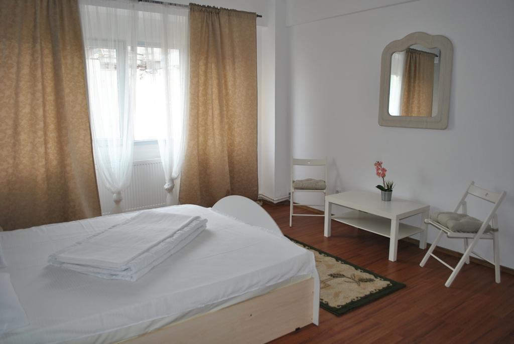 Vogue Hostel Бухарест Экстерьер фото