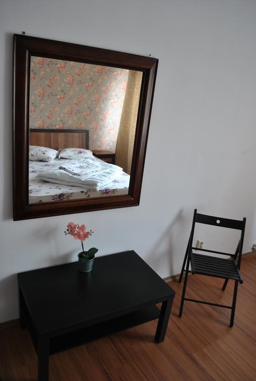 Vogue Hostel Бухарест Экстерьер фото