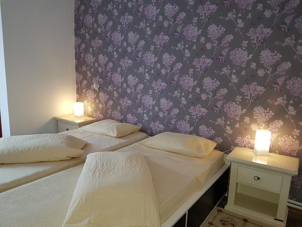 Vogue Hostel Бухарест Экстерьер фото