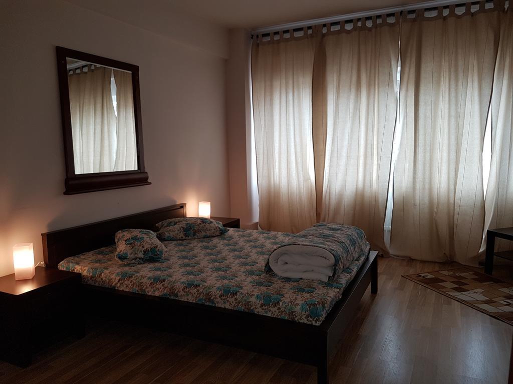 Vogue Hostel Бухарест Экстерьер фото